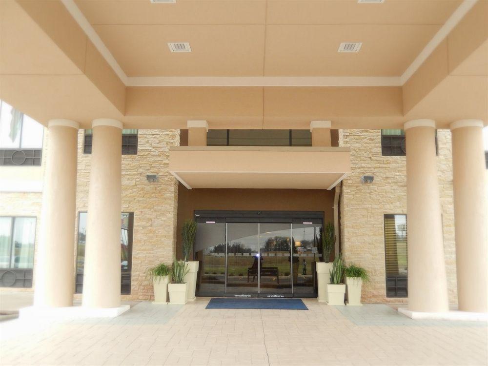 Holiday Inn Express And Suites Schulenburg By Ihg Екстериор снимка