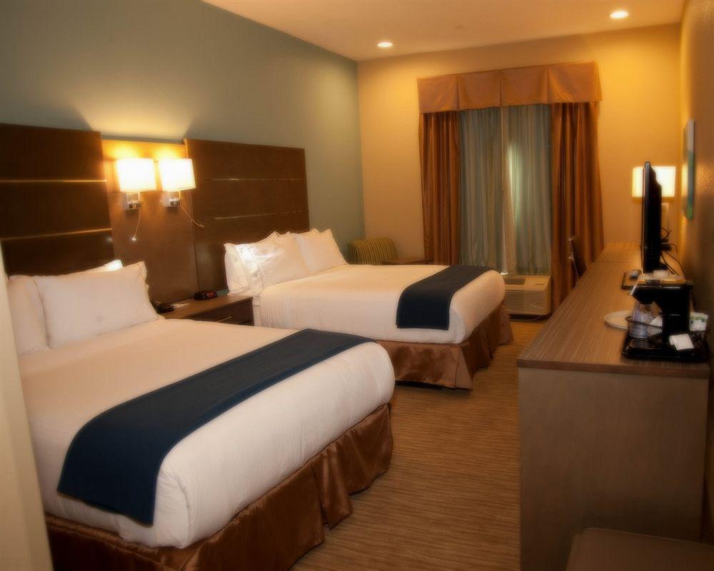 Holiday Inn Express And Suites Schulenburg By Ihg Екстериор снимка